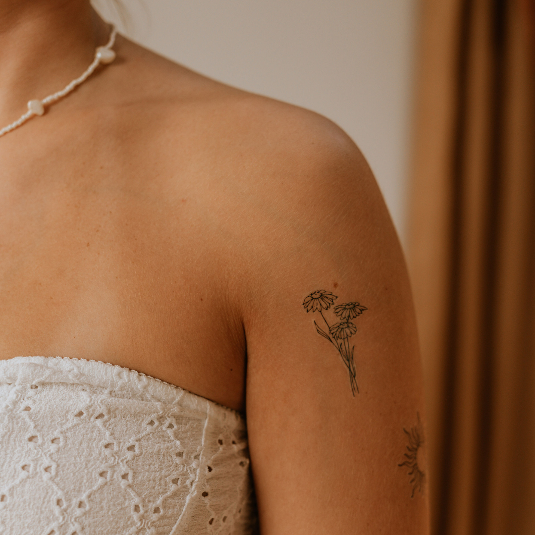Tatuajes de flores minimalistas: 10 diseños sutiles para ti