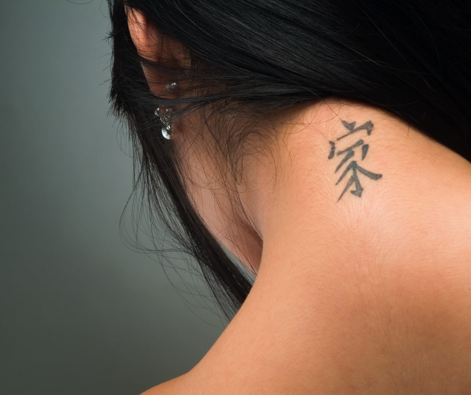 Tatuaje Geluk: 7 tatuajes con trébol de cuatro hojas y otros amuletos de la suerte