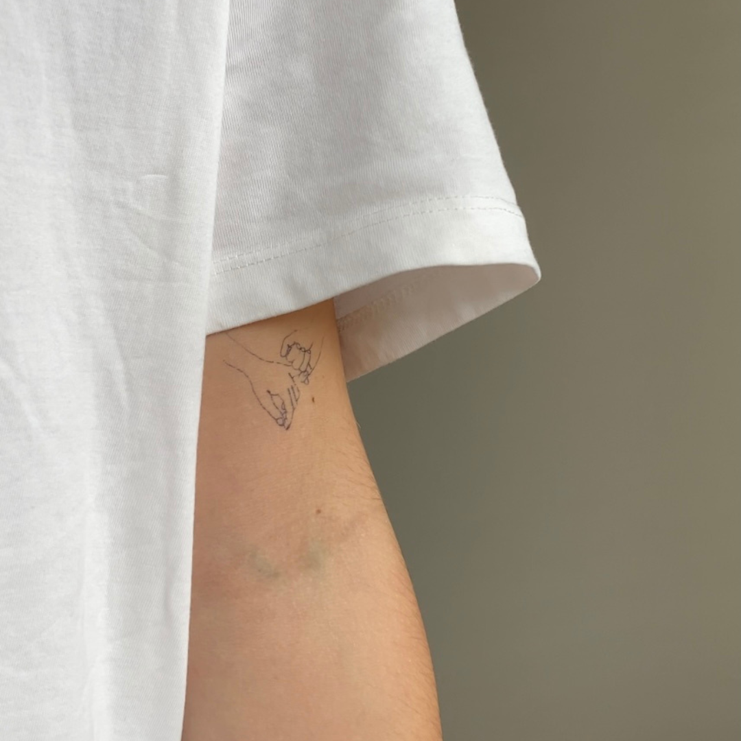 Tatuaje temporal promesa meñique