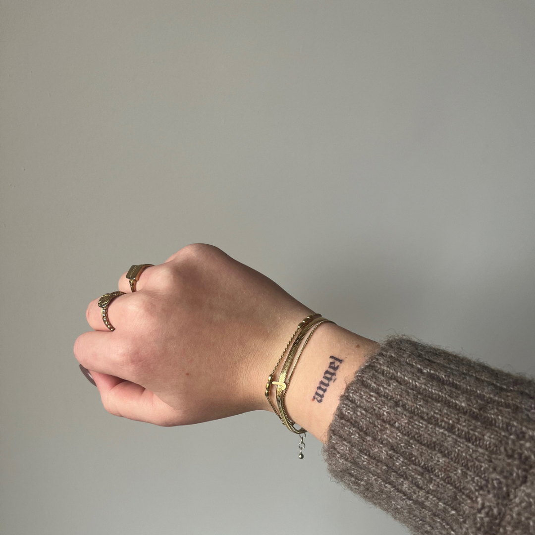 Ángel del tatuaje temporal