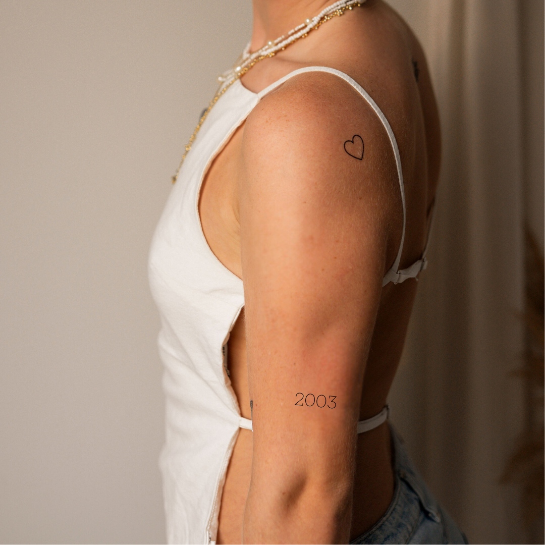 Tatuaje de fecha de nacimiento