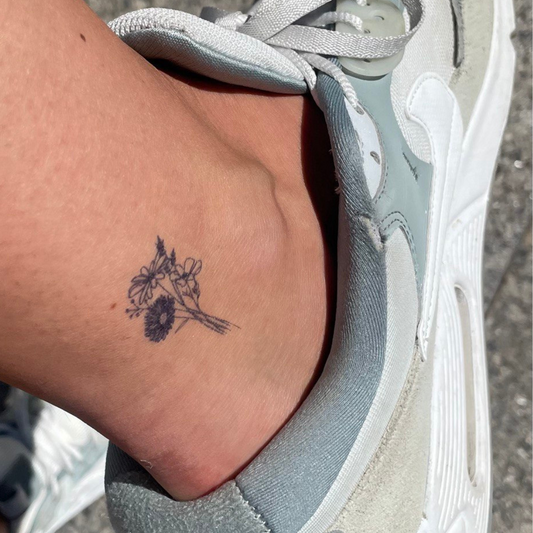 Tatuaje temporal de flores silvestres