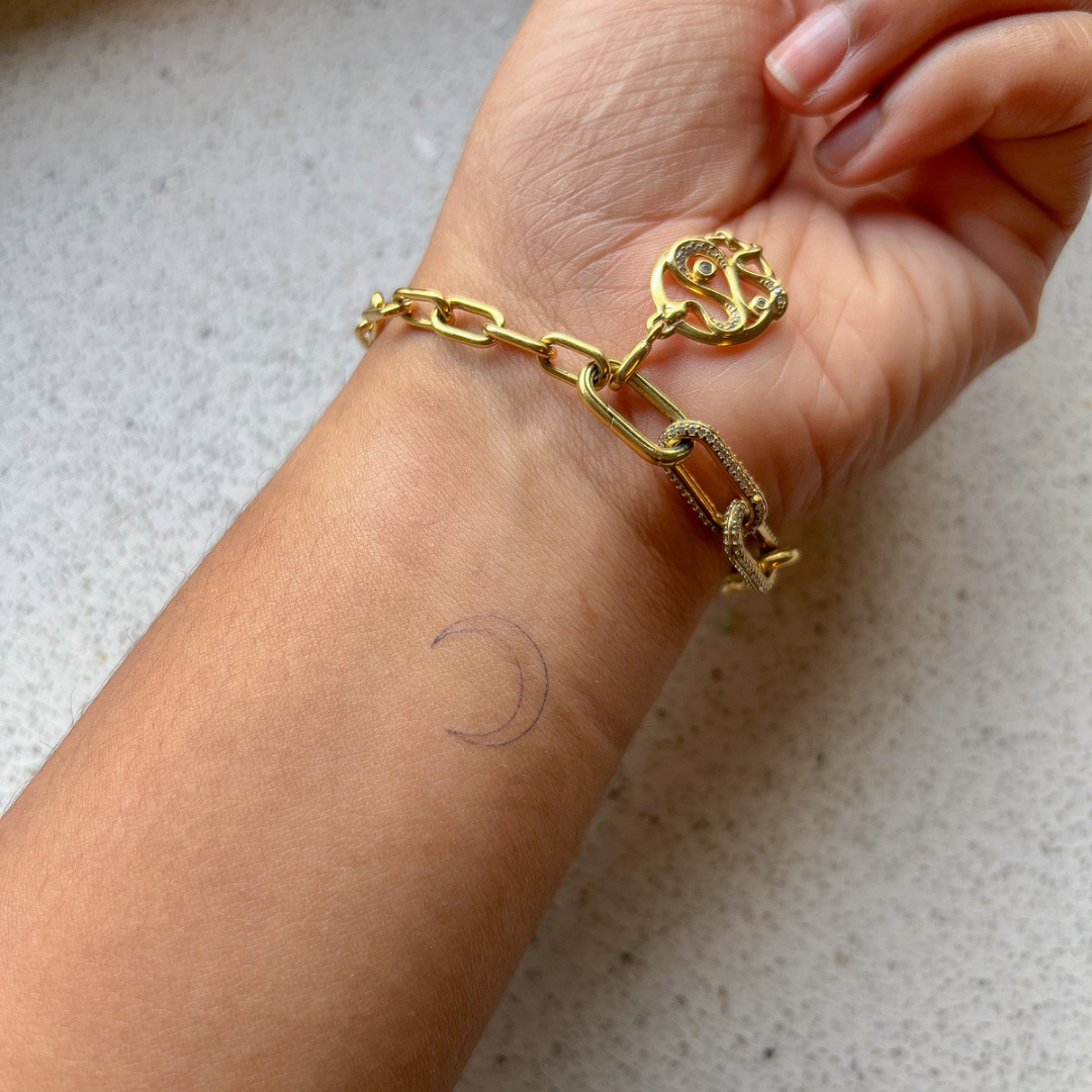 Tatuaje temporal luna