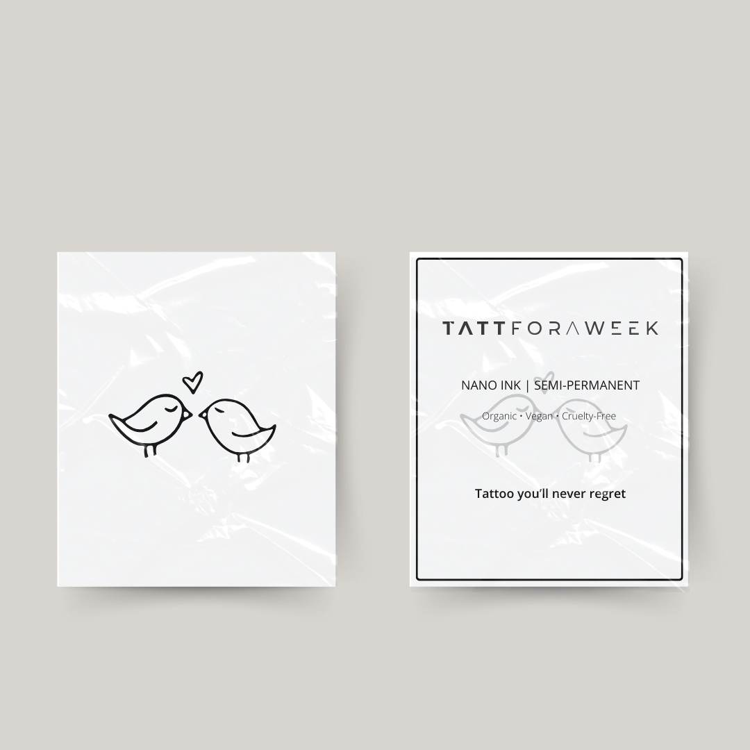 Tatuaje temporal de pajaritos enamorados